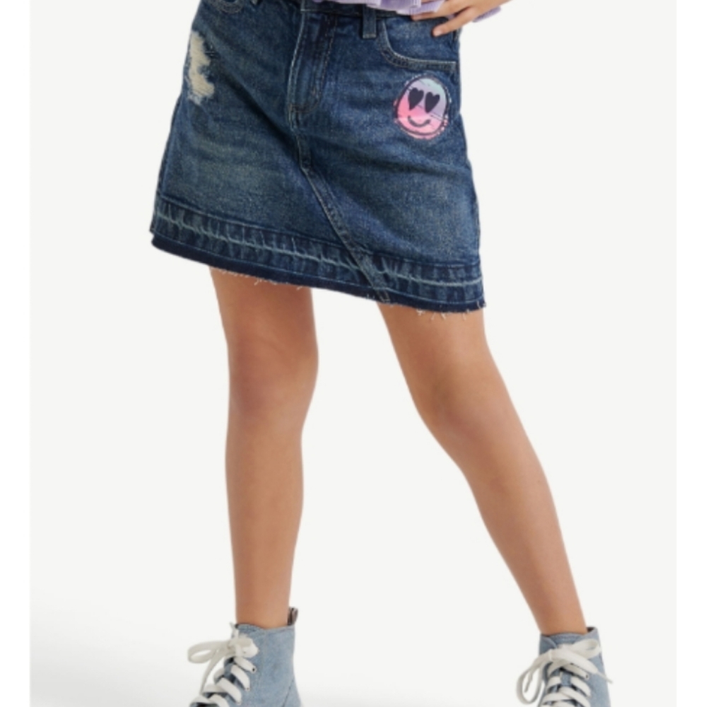 New- Never worn Justice icon denim high rise skirt